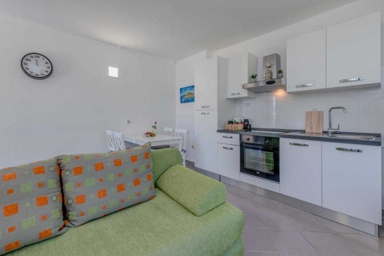 Holiday Home Kalinic Slatine Buitenkant foto