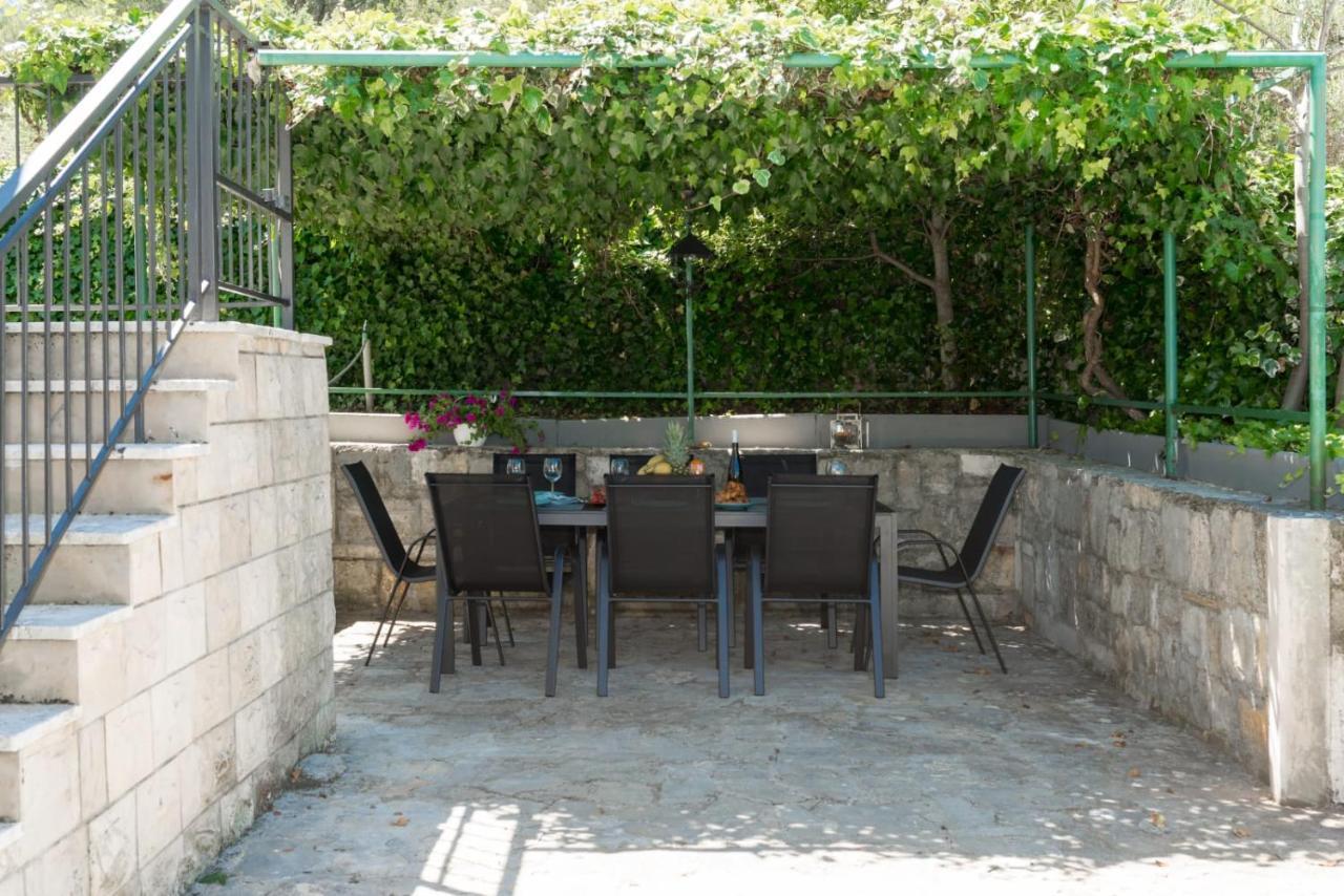 Holiday Home Kalinic Slatine Buitenkant foto