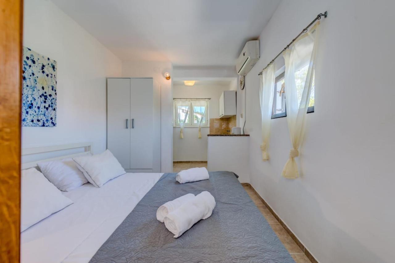 Holiday Home Kalinic Slatine Buitenkant foto