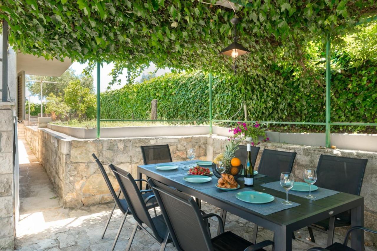 Holiday Home Kalinic Slatine Buitenkant foto
